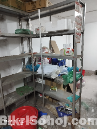 স্টিলের র‍্যাক।